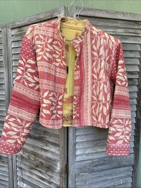 Cropped Women's Reversible Quilted Jacket